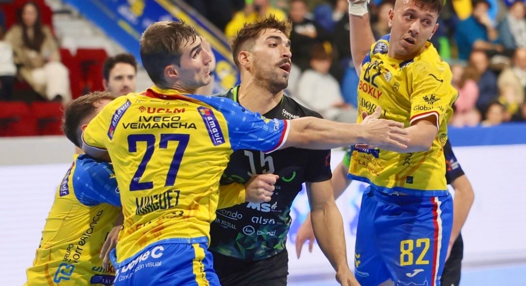 Juanjo Fernández, en un lance del partido.