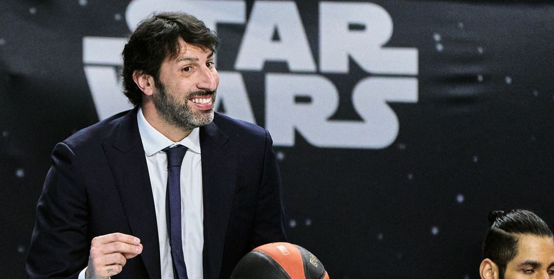 Alex Mumbru coach of RETAbet Bilbao reacts during the Liga ACB match between Real Madrid and RETAbet Bilbao at Wizink Center on May 20, 2021 in Madrid, Spain