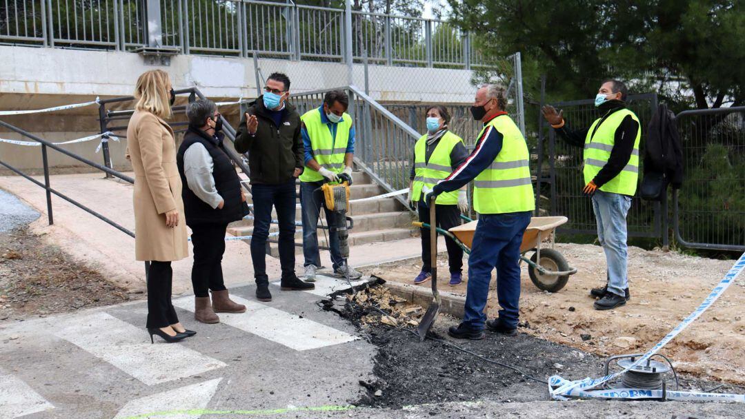 El concejal de Obras, José Ramón González de Zárate, visitando las actuaciones