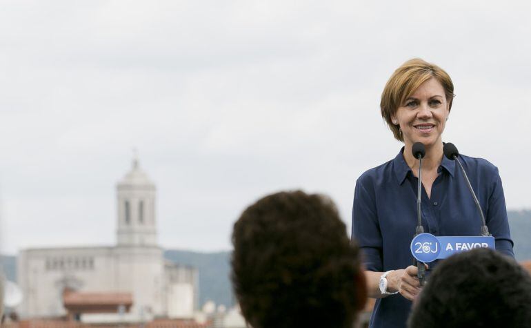 María Dolores de Cospedal, presidenta del PP en Castilla-La Mancha, durante el acto de campaña en Girona
