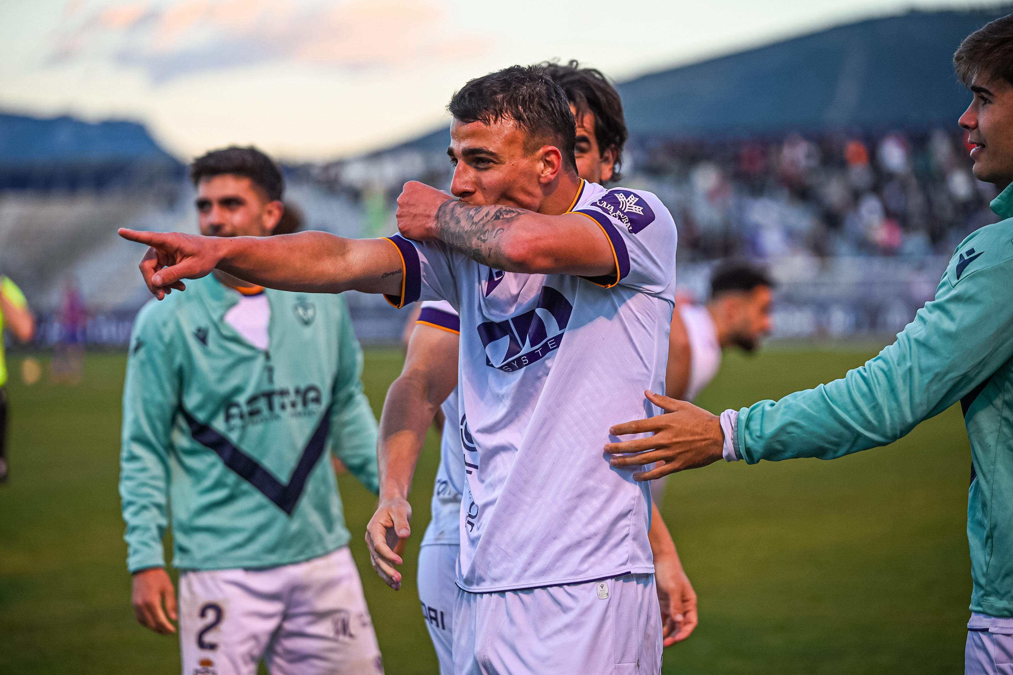 Breñé celebra el gol marcado esta tarde en La Victoria.