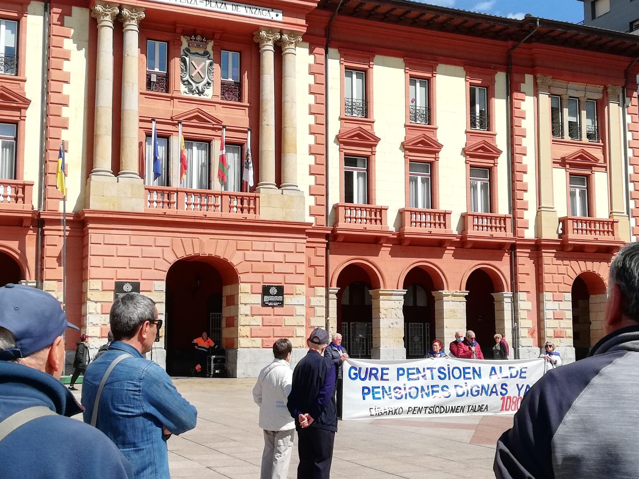 Los pensionistas, como cada lunes, han reclamado pensiones dignas