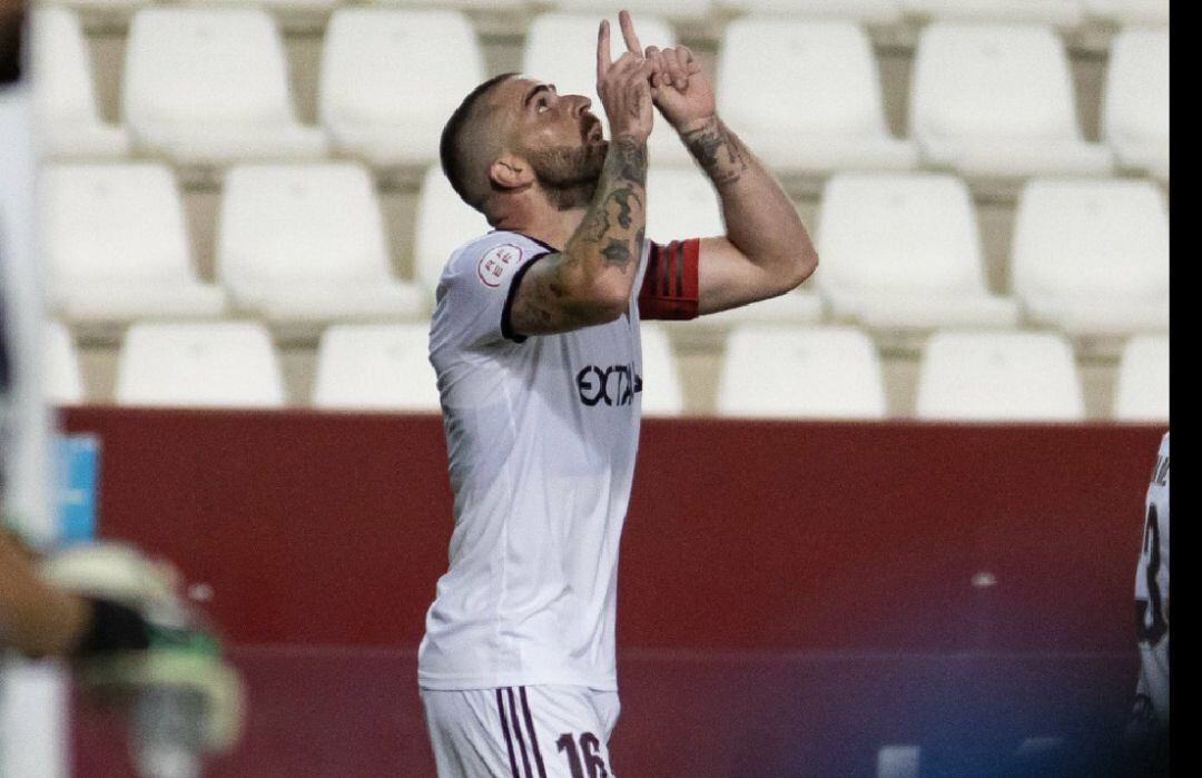 Gálvez celebra el primer gol del Albacete