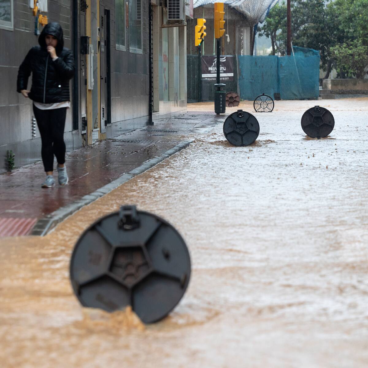 La policía lleva a cabo 32 rescates en la ciudad de Málaga por las inundaciones