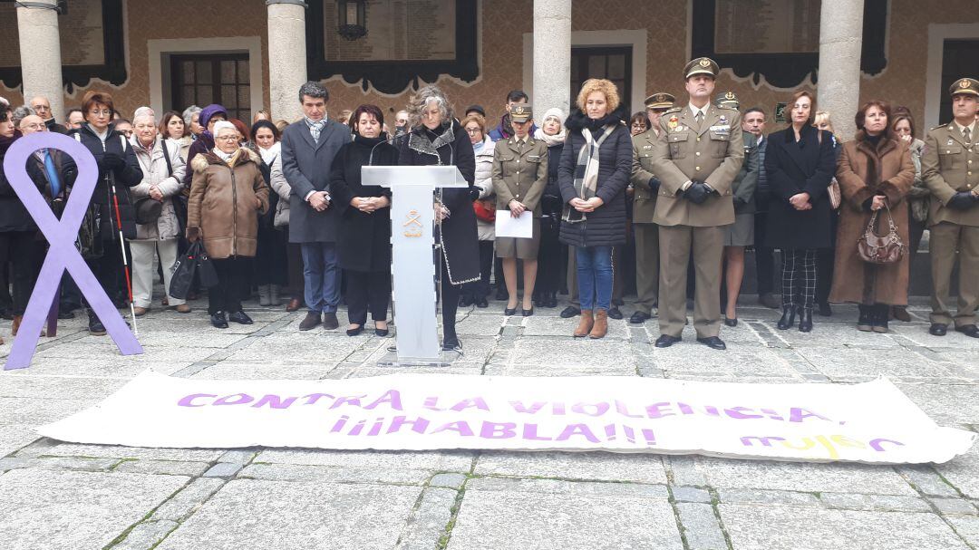 Imagen del acto contra la violencia realizado en la Academia de Artillería