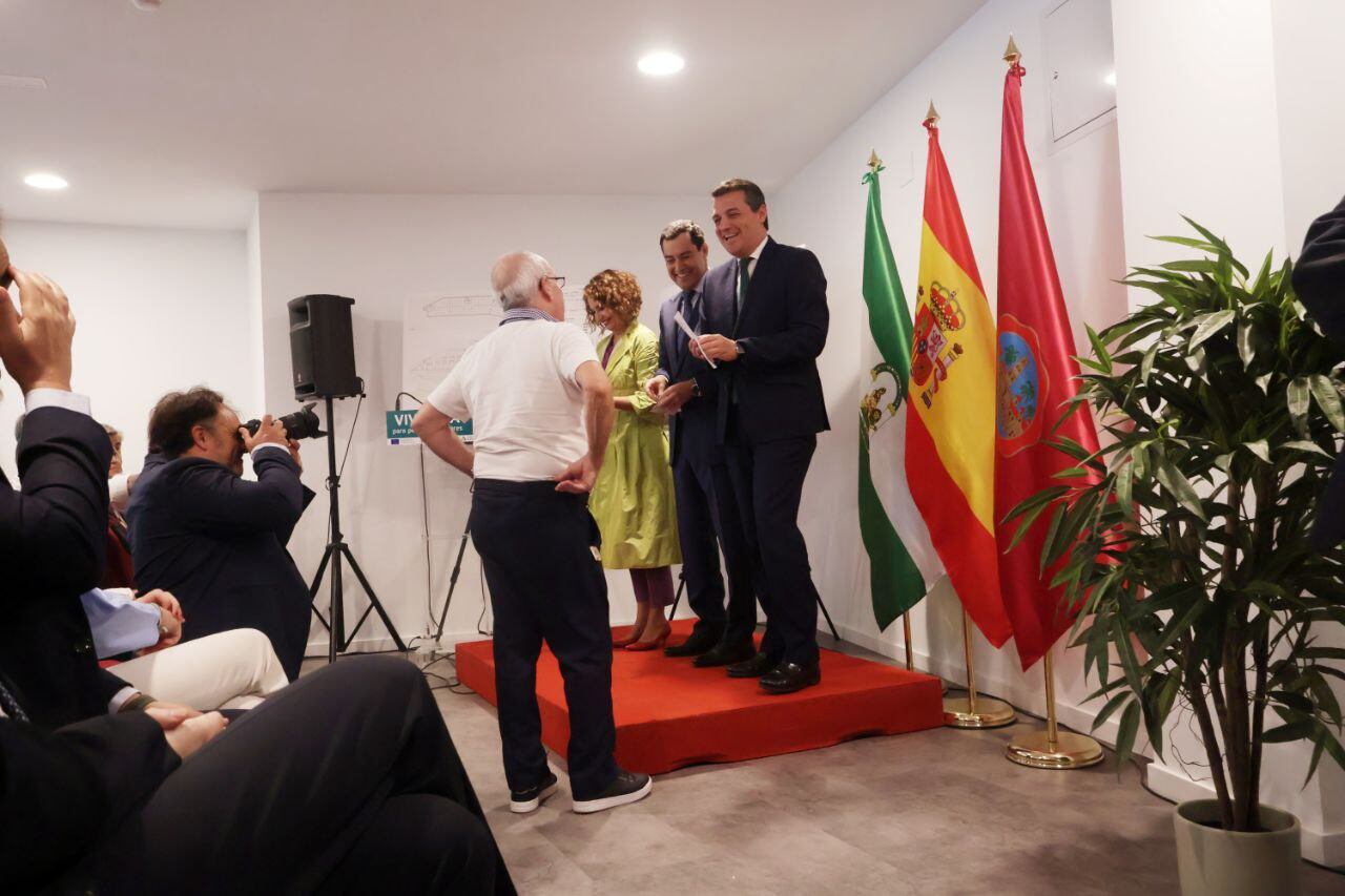 Entrega de llaves de la Fase II de Sama Naharro