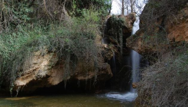 Cascada del Molino o del Arco Iris en la hoz del río Trabaque.