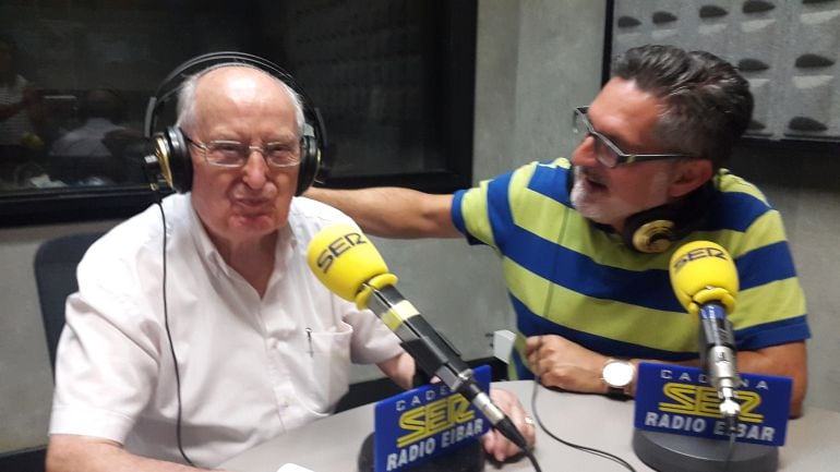 Mateo Guilabert junto al autor de esta información