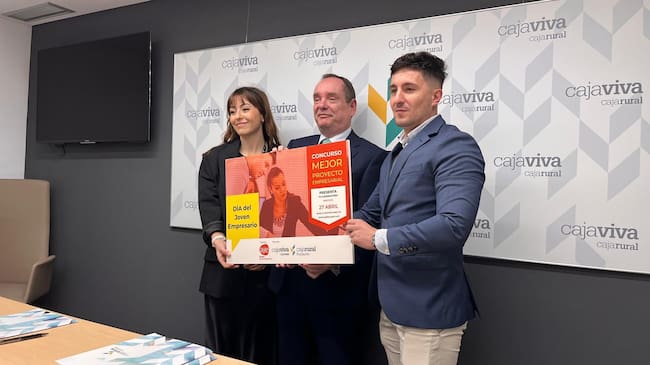Firma del acuerdo de colaboración entre la Asociación de Jóvenes Empresarios de Burgos y la Fundación Caja Rural