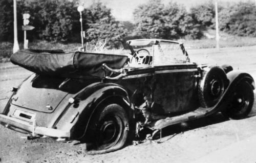 Coche de Heydrich tras su asesinato en Praga en 1942