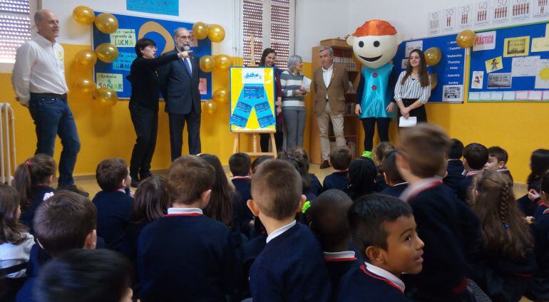 Acto de ADANO en el Colegio Esclavas del Sagrado Corazón de Pamplona con presencia del consejero Domínguez