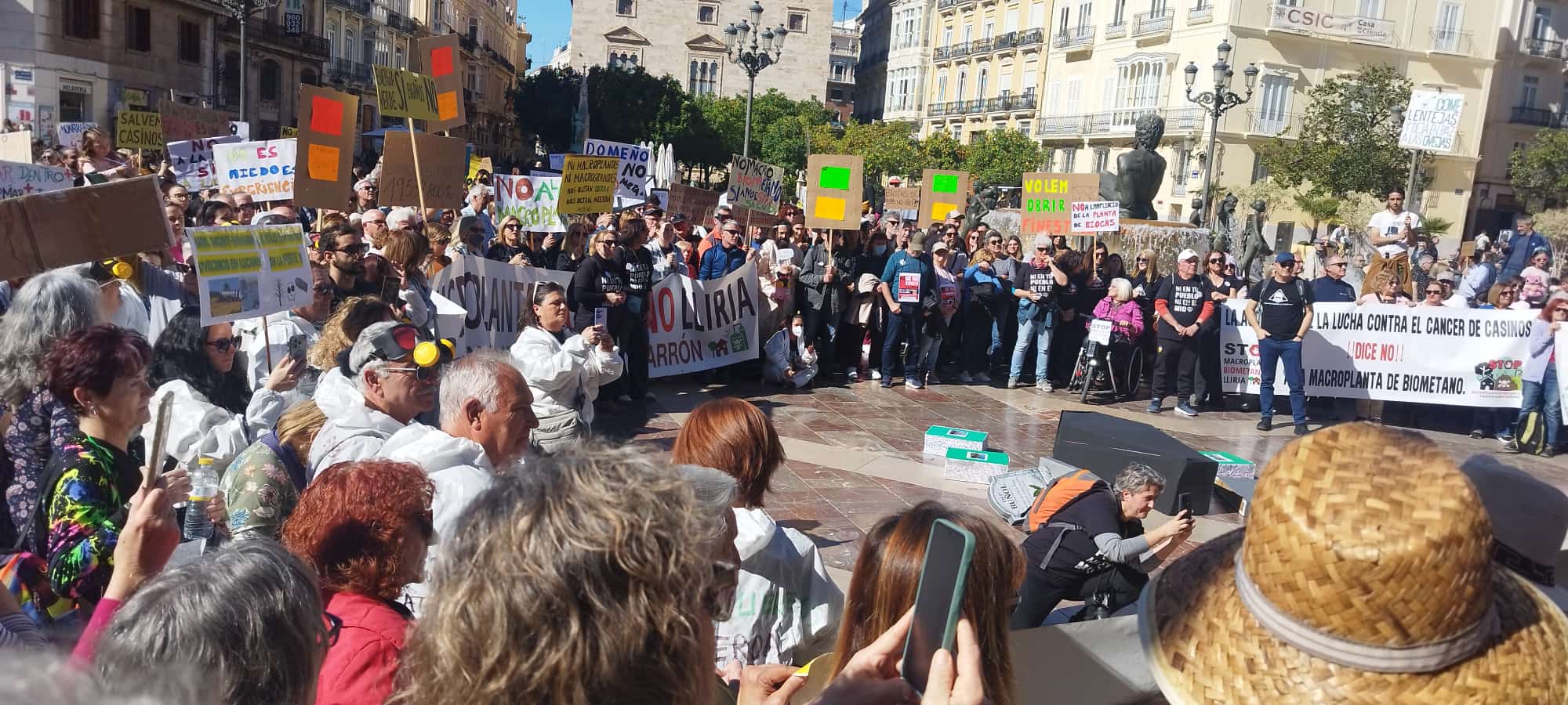 Manifestación en contra de la macroplanta de biometano que se va a ubicar en Llíria