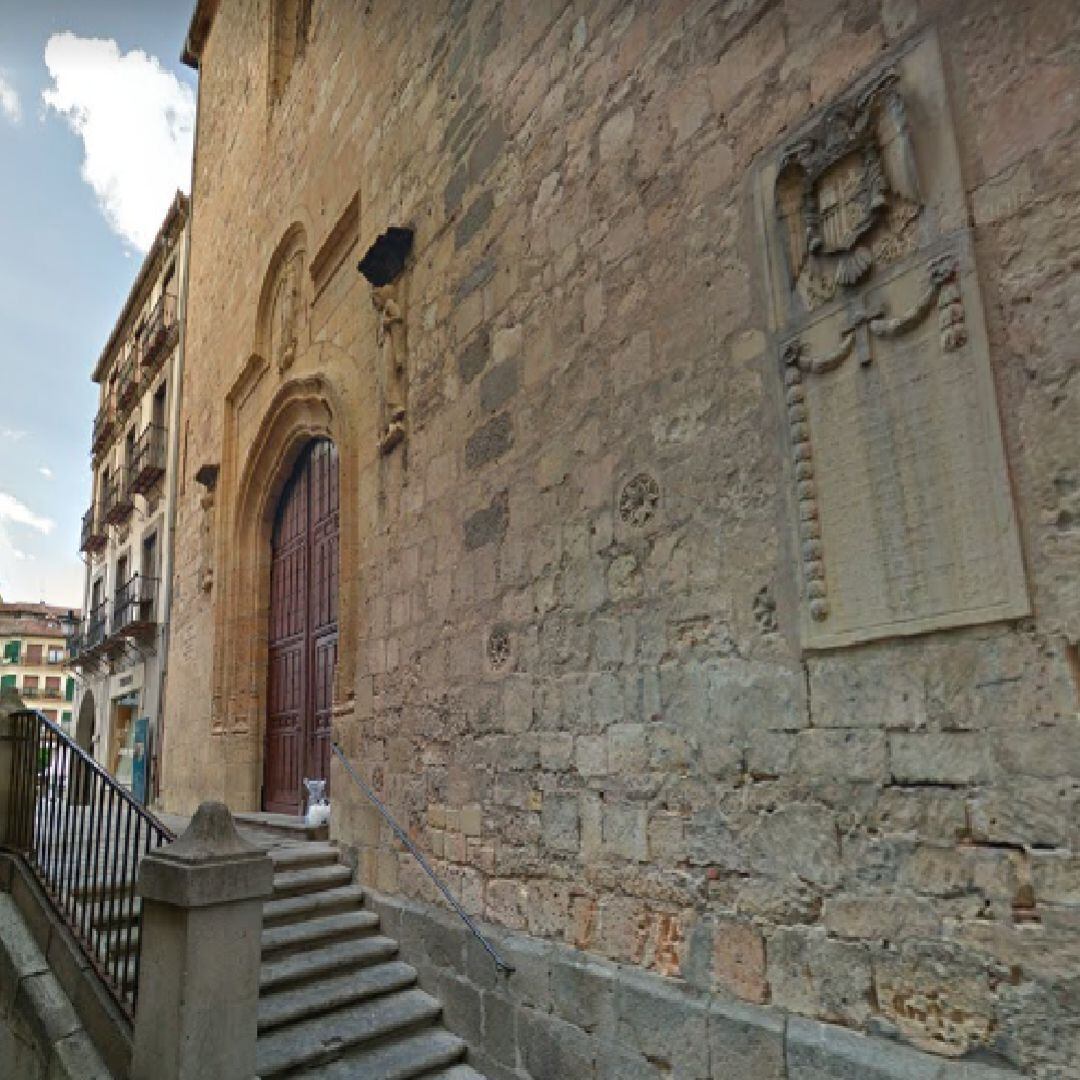 Iglesia San Miguel en la capital con motivos franquistas en la fachada