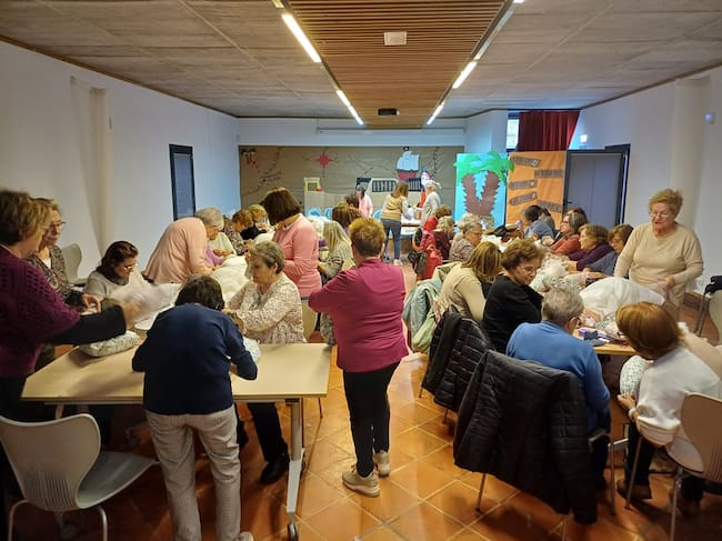 Uno de los talleres que se han realizado en la biblioteca pública Niveiro-Alfar el Carmen, en Talavera de la Reina/Sonia Ballesteros