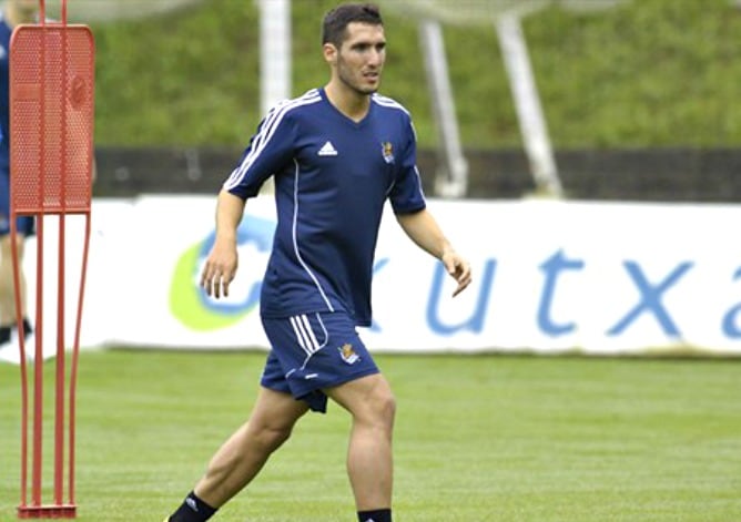 Joseba Zaldua en una acción de la sesión matinal. Su padre tiene una carnicería, así que el Chory Castro le picó para que llevara carne para hacer una barbacoa.