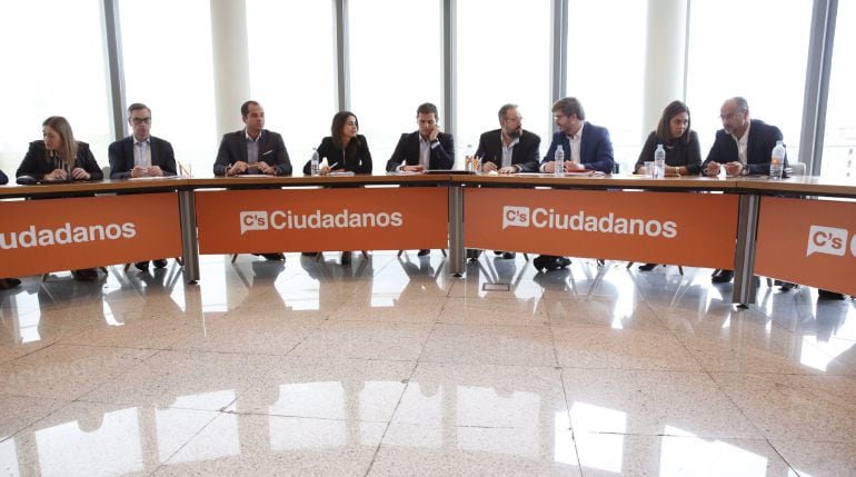 GRA133. MADRID, 17102016.- El presidente de Ciudadanos, Albert Rivera (c), al inicio de la reunión hoy de la Ejecutiva Nacional del partido. EFEZipi