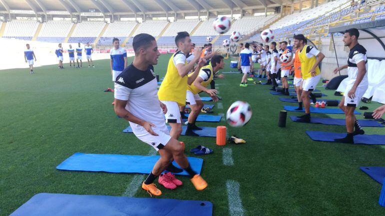 Hugo Rodríguez se entrenó en el Reino de León con su nuevo equipo