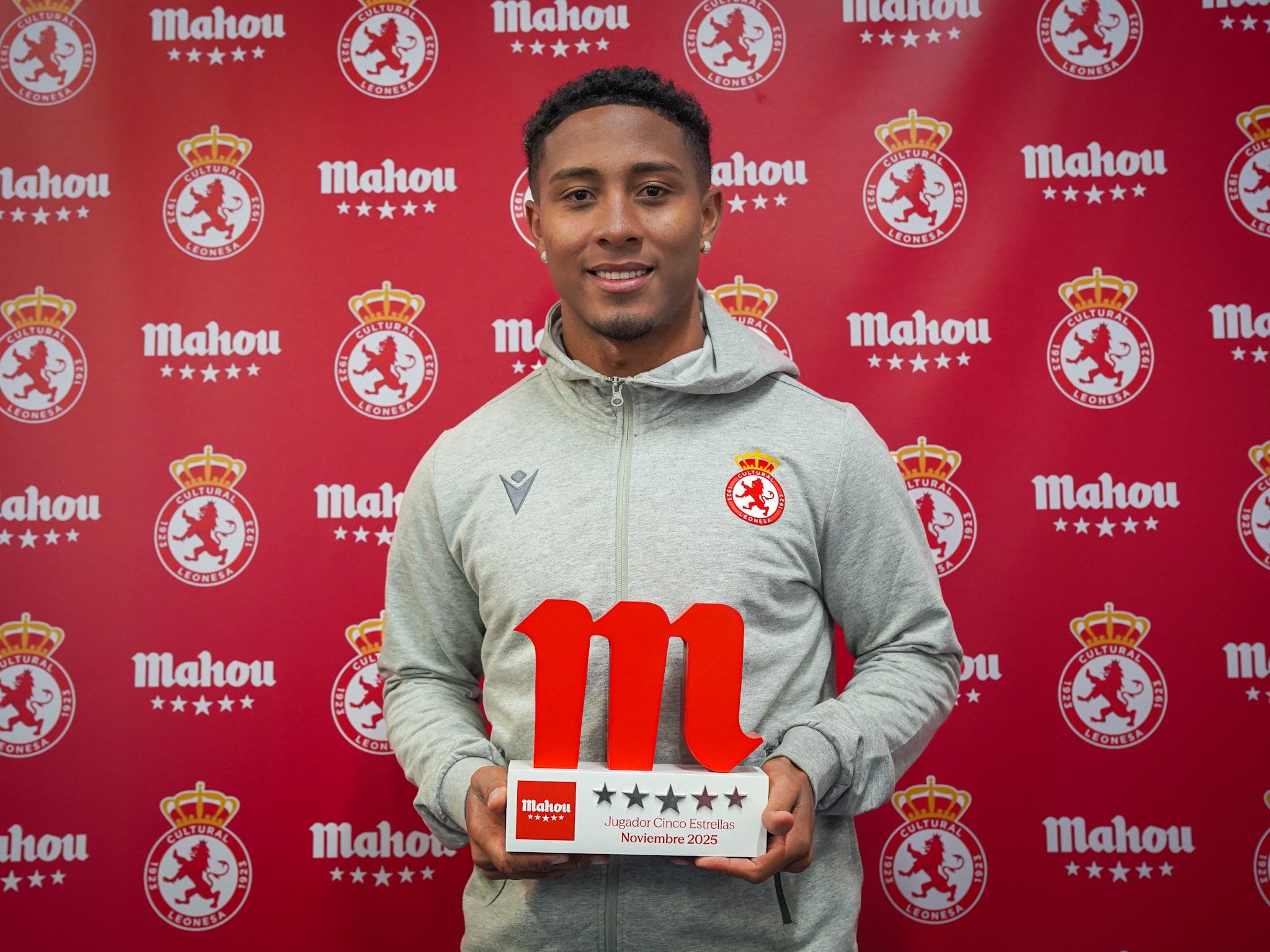 3 goles y 1 asistencia de Ribeiro en noviembre.