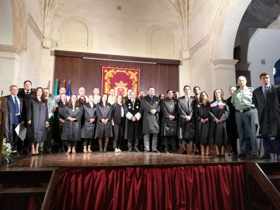 Foto de familia del acto donde Lara expuso las afirmaciones que no han sentado bien al Ayuntamiento rondeño