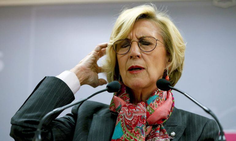 La líder de UPyD, Rosa Díez, durante la rueda de prensa para valorar los resultados de las elecciones andaluzas