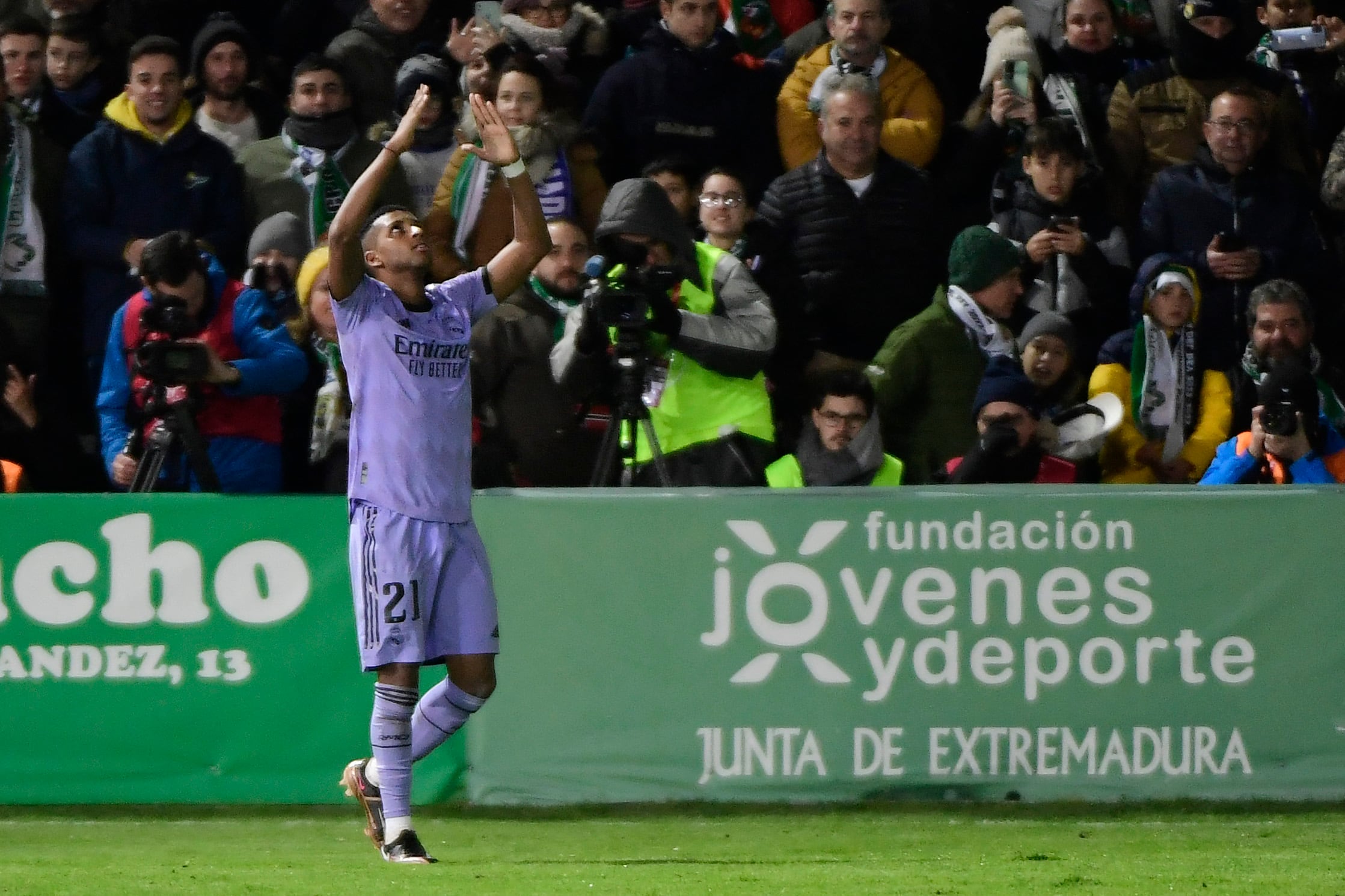 Rodrygo celebra su tanto ante el Cacereño.