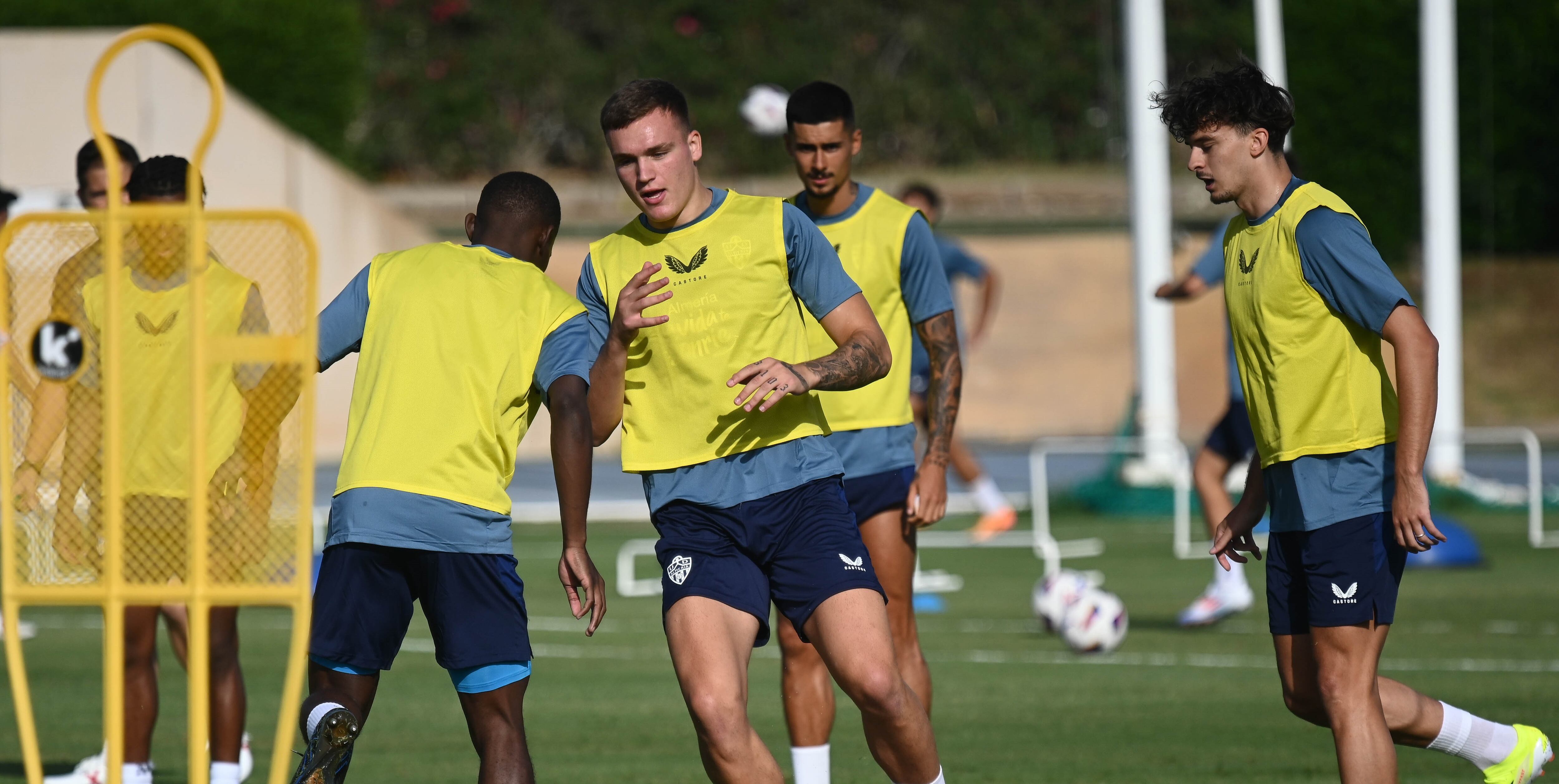 Milovanovic en el campo Anexo del Estadio de los Juegos Mediterráneos.