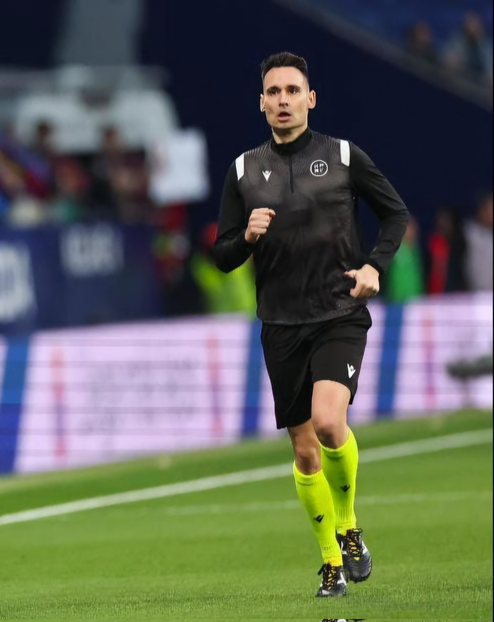 Adrían Díaz, árbitro asistente en Primera División