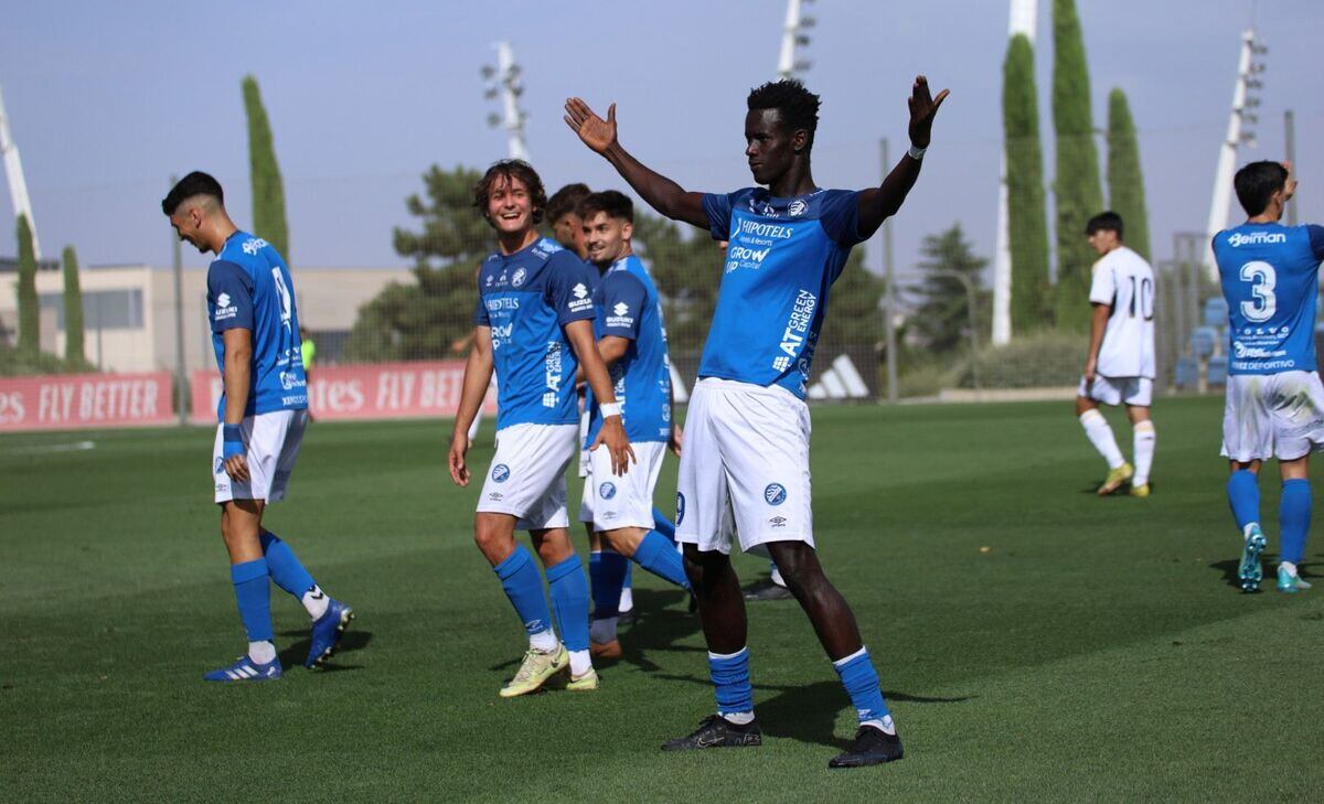 Cheikh celebra su gol en Valdebebas