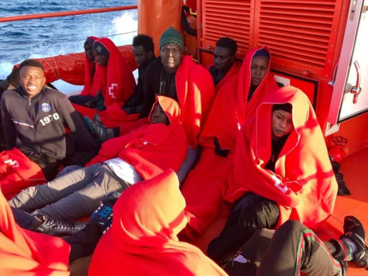 Interceptado casi un millar de personas en las aguas del Estrecho