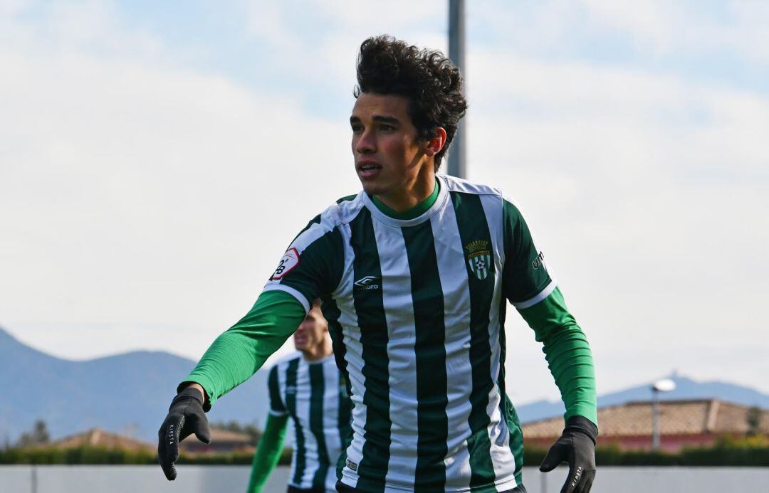 Teo Quintero, con la camiseta del Peralada