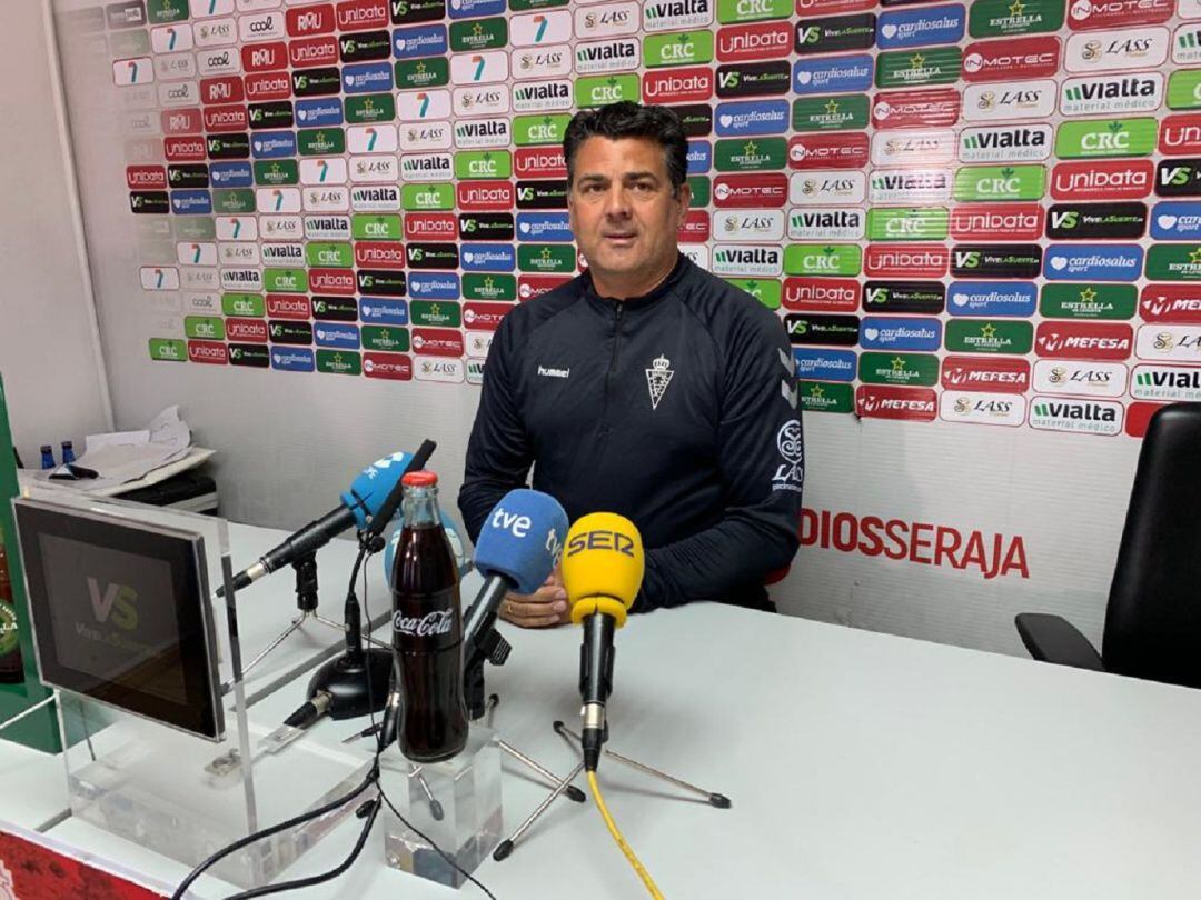 Julio Algar, entrenador del Real Murcia, en la rueda de prensa previa al partido contra el Almería B