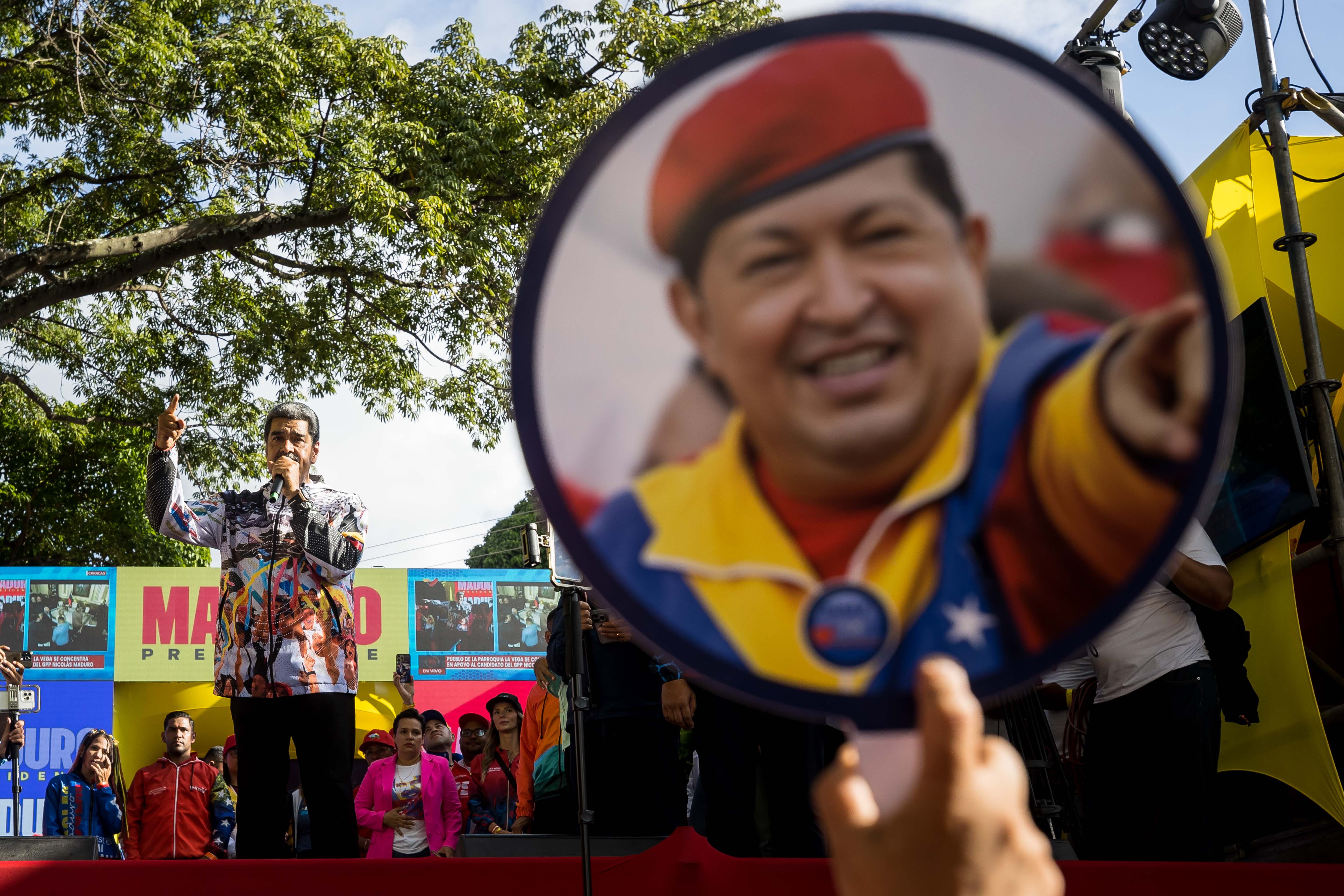 El presidente de Venezuela y candidato a la presidencia, Nicolás Maduro, en un acto de campaña en un sector popular en Caracas (Venezuela)