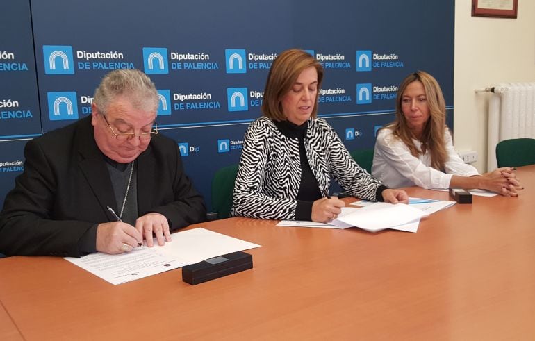 Obispado y Diputación firman un convenio de colaboración para la restauración de obras de arte