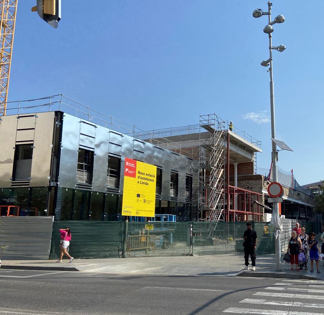 Avancen les obres de la nova estació d&#039;autobusos de Lleida, al costat de l&#039;estació de trens. Foto: Territori.