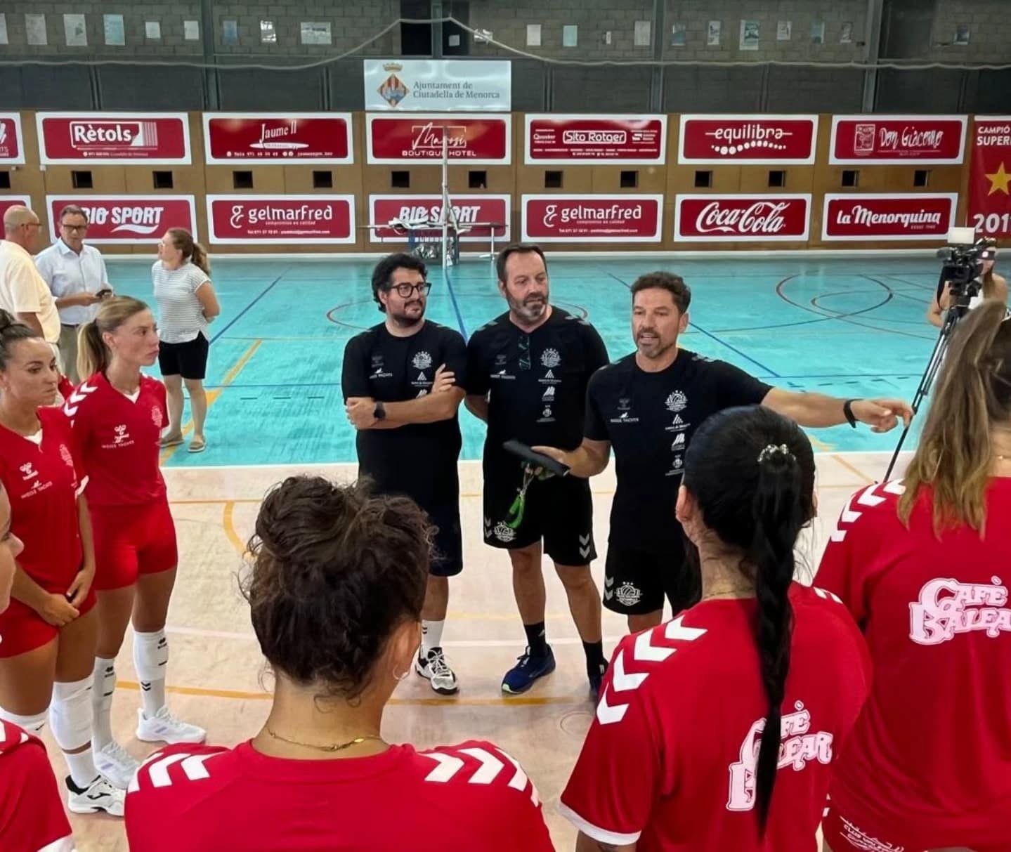 Bep Llorens té al seu equip entrenant  de cara a la Supercopa d'Espanya que es  decidirà diumenge a partit únic.