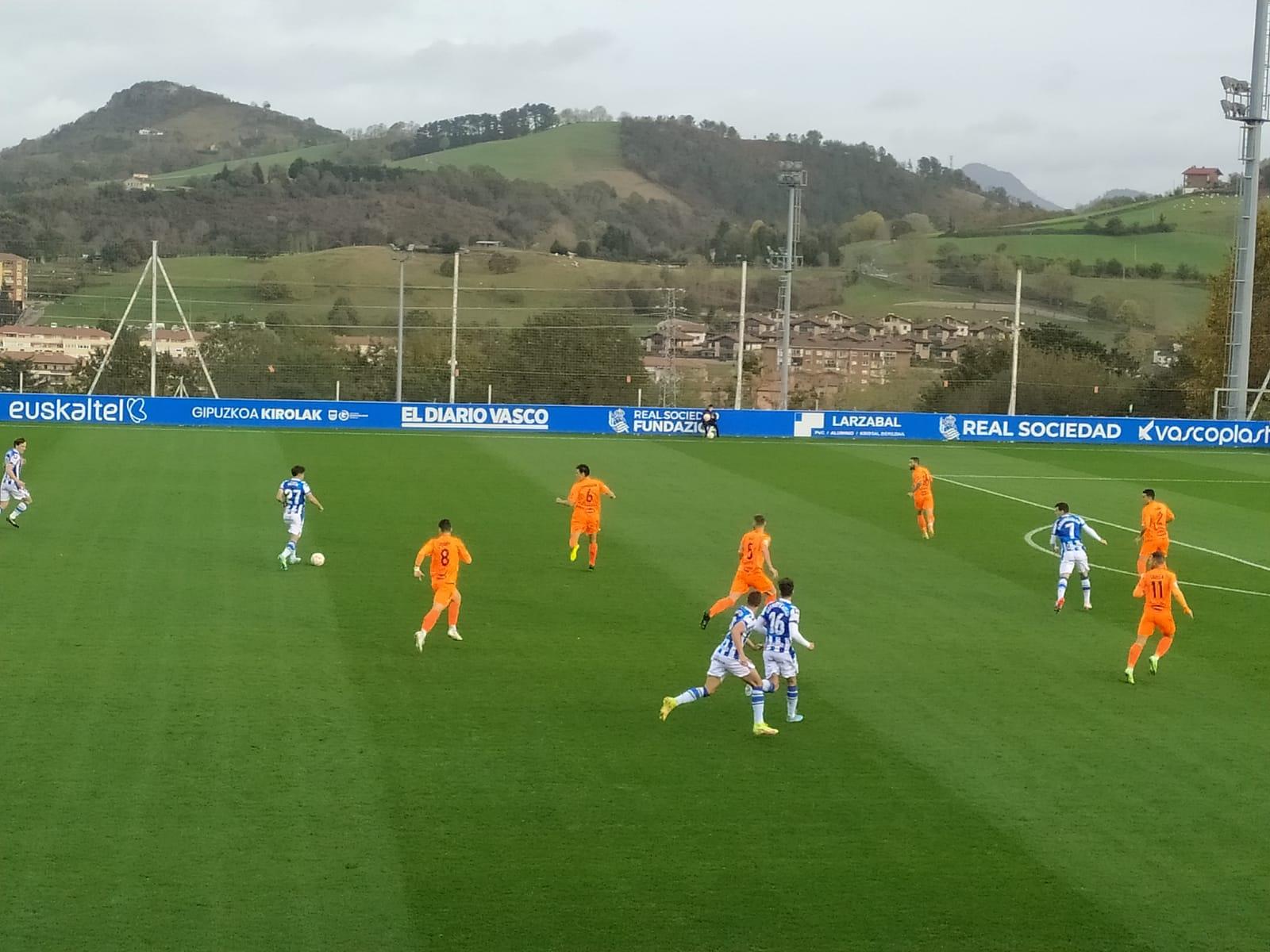 Instante del partido en Zubieta entre la Real &quot;B&quot; y el CD Alcoyano