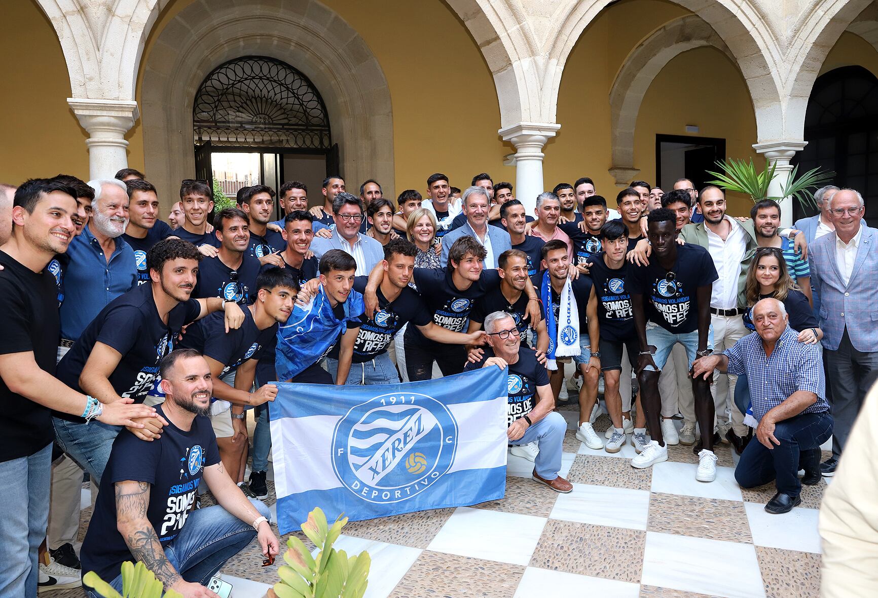 Jugadores, directivos y técnicos en el  Ayuntamiento