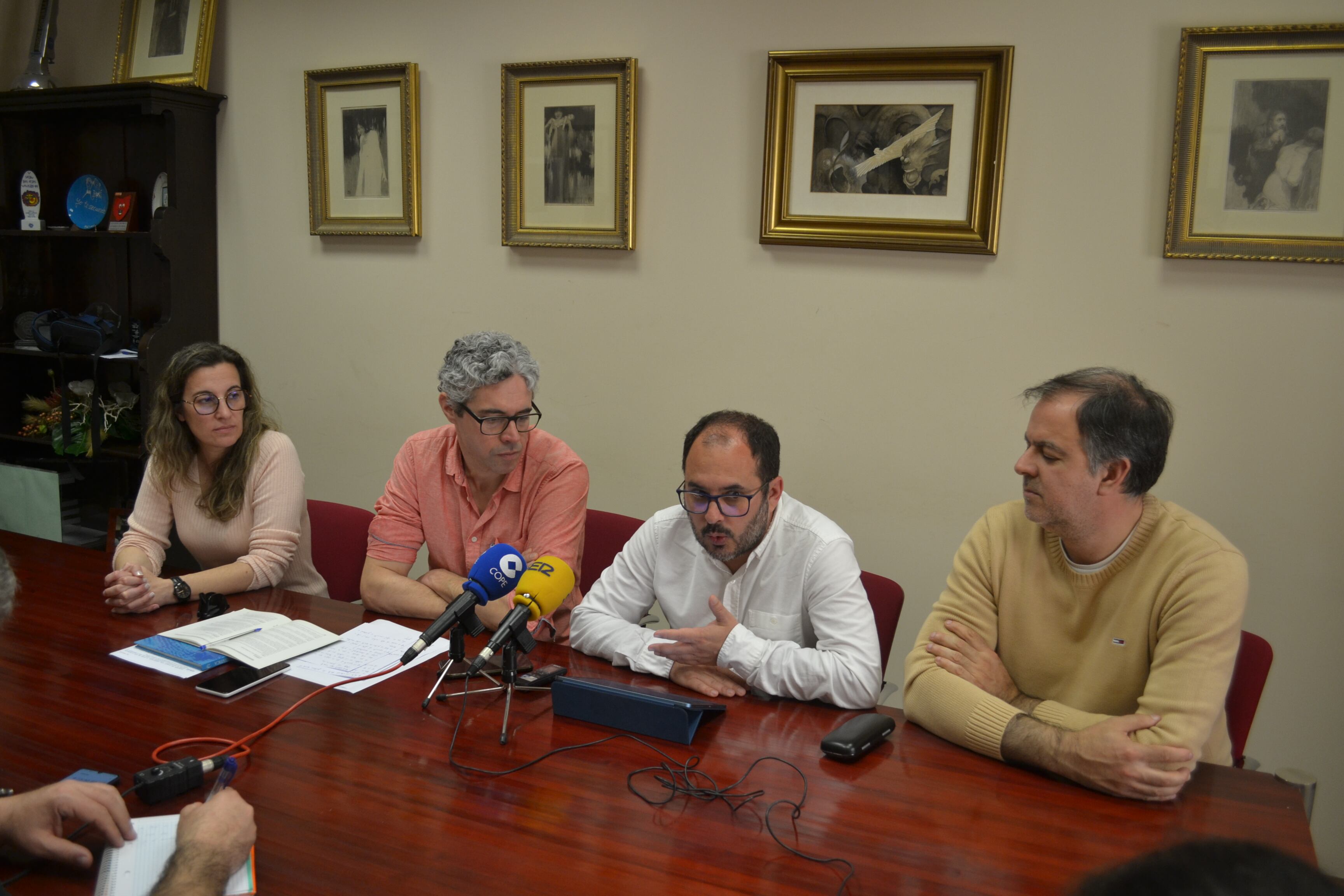 Comparecencia de BNG y A Mesa pola Normalización Lingüística este viernes en el Concello de Ferrol (foto: BNG)