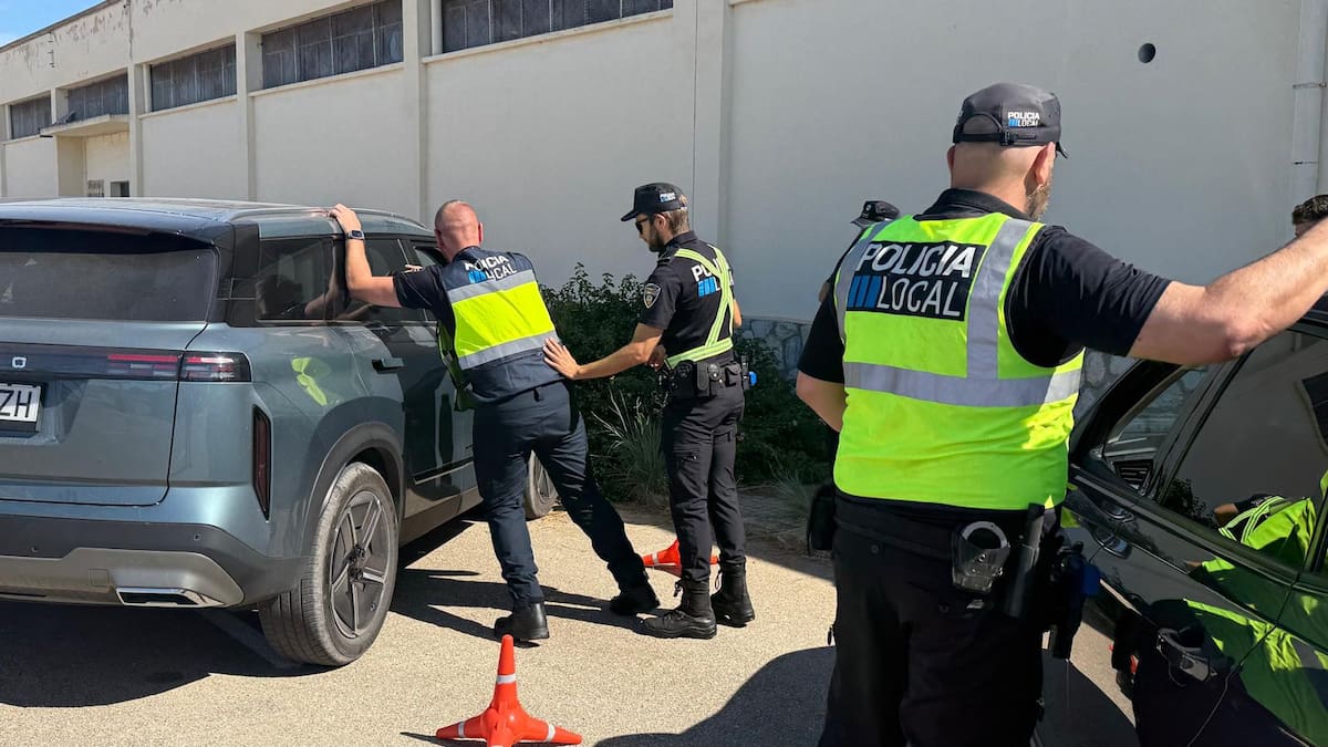 Setze policies locals de Mallorca i Menorca es formen per ascendir a la categoria d'oficial