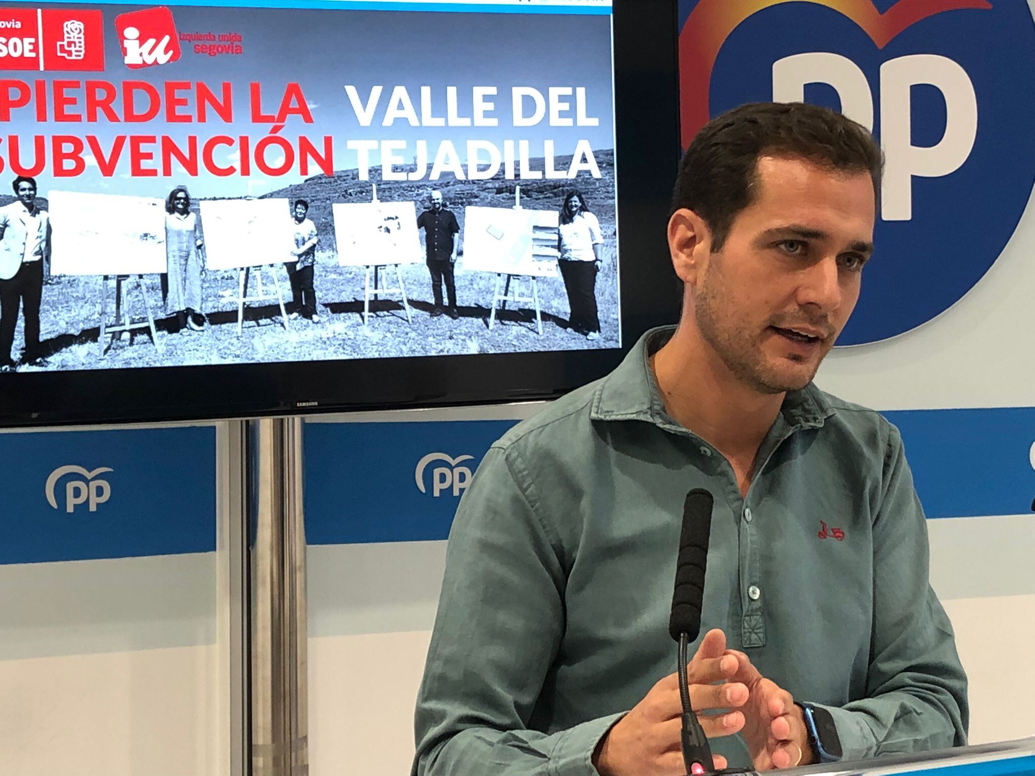 Pablo Pérez, portavoz del PP en el Ayuntamiento de Segovia, en su comparecencia acusando de haber perdido una subvención para el Valle de Tejadilla