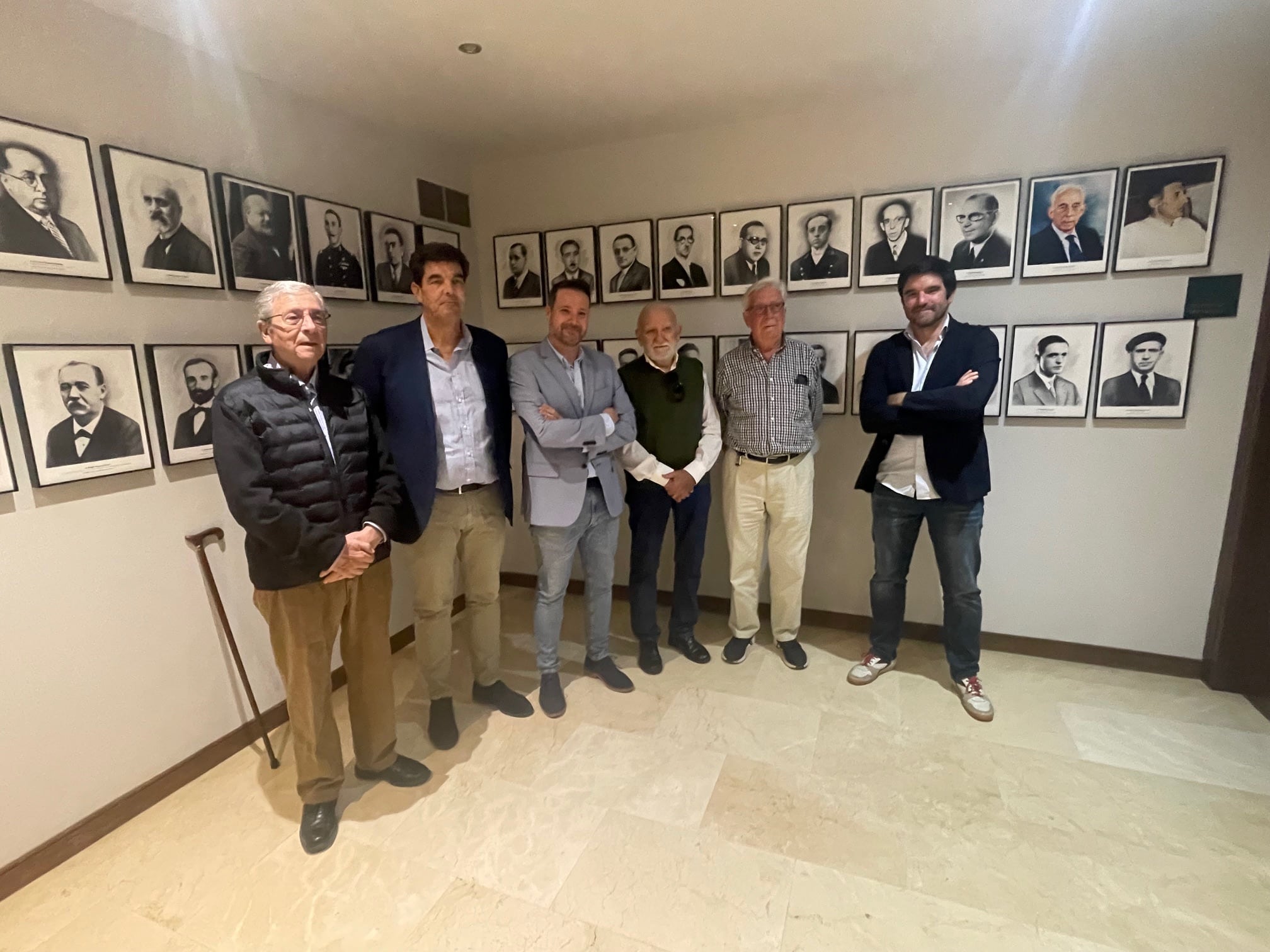 Los seis últimos alcaldes de Tudela juntos: Luis Campoy, Luis Casado, Alejandro Toquero, José Antonio Pérez Sola, Alberto Tantos y Eneko Larrarte