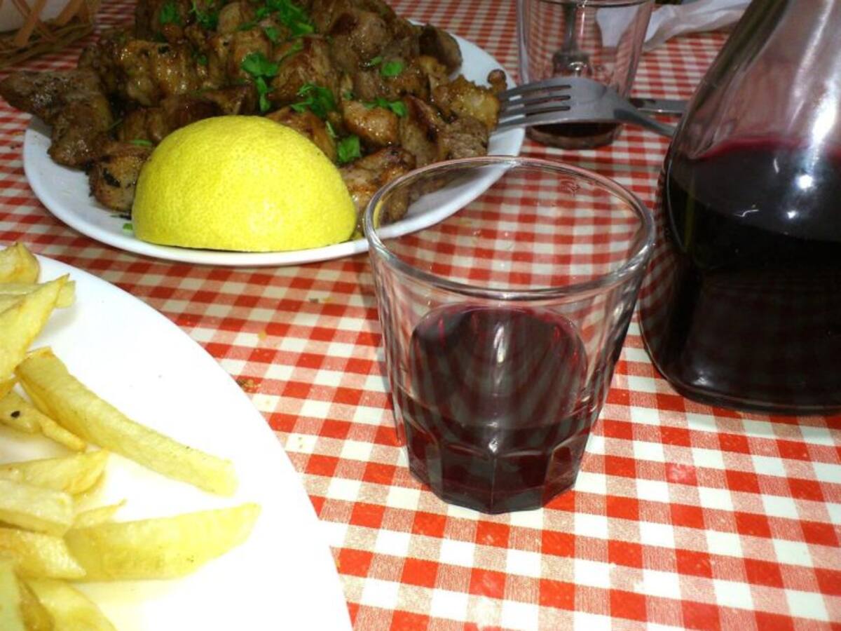 Los propietarios de los guachinches piden que se regule su actividad