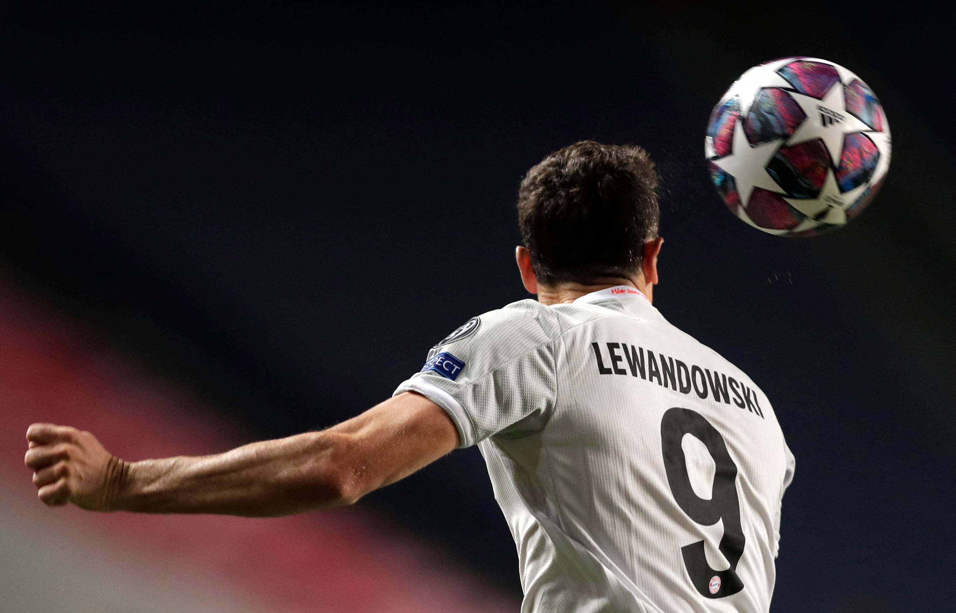 Robert Lewandowski, durante un partido de Champions League contra el FC Barcelona