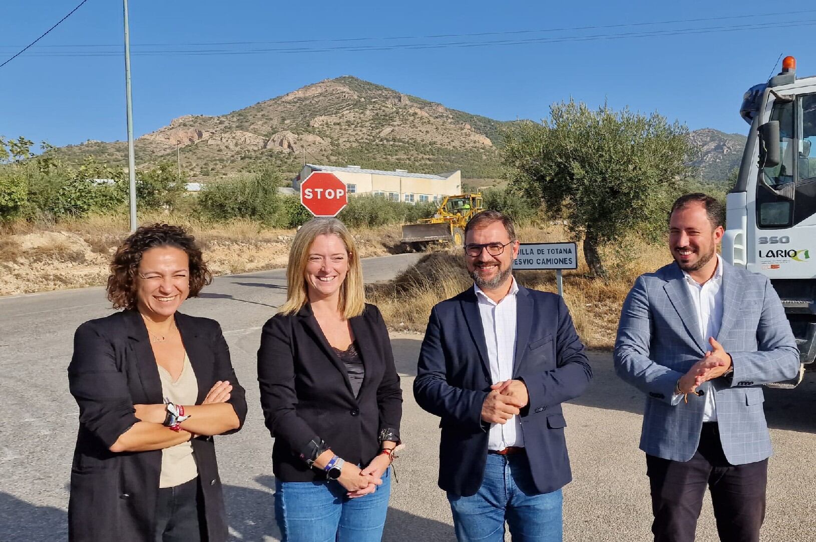 Comienzan las obras de mejora de la carretera de acceso de  Zarzadilla de Totana en Lorca, que costarán 3,4 millones de euros.