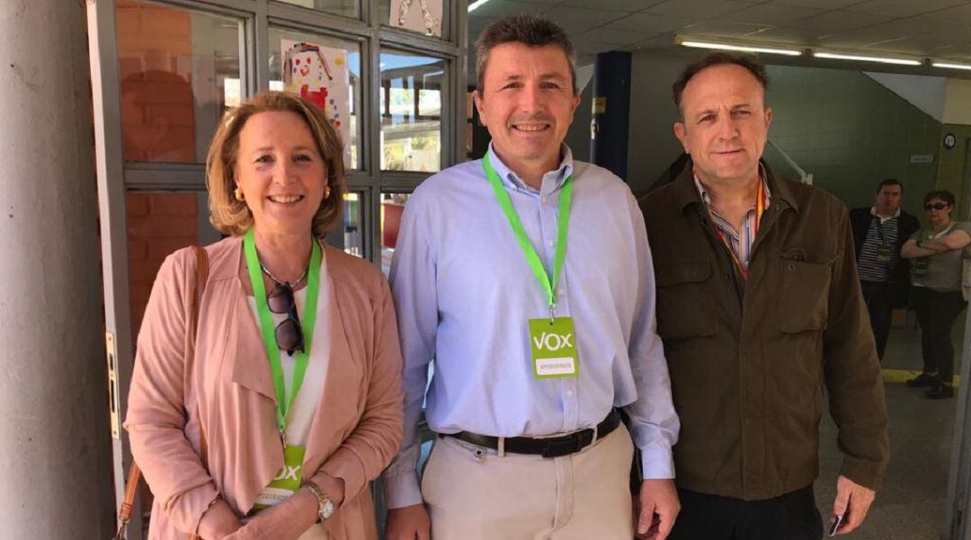 Lourdes Méndez junto a Pascual Salvador y Luis Gestoso