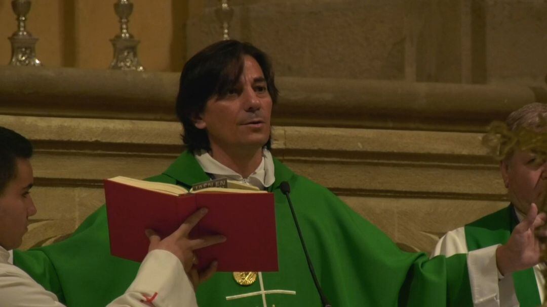 El Rvdo. Marco Vázquez durante la Función Principal de la Cofradía de Jesús Nazareno