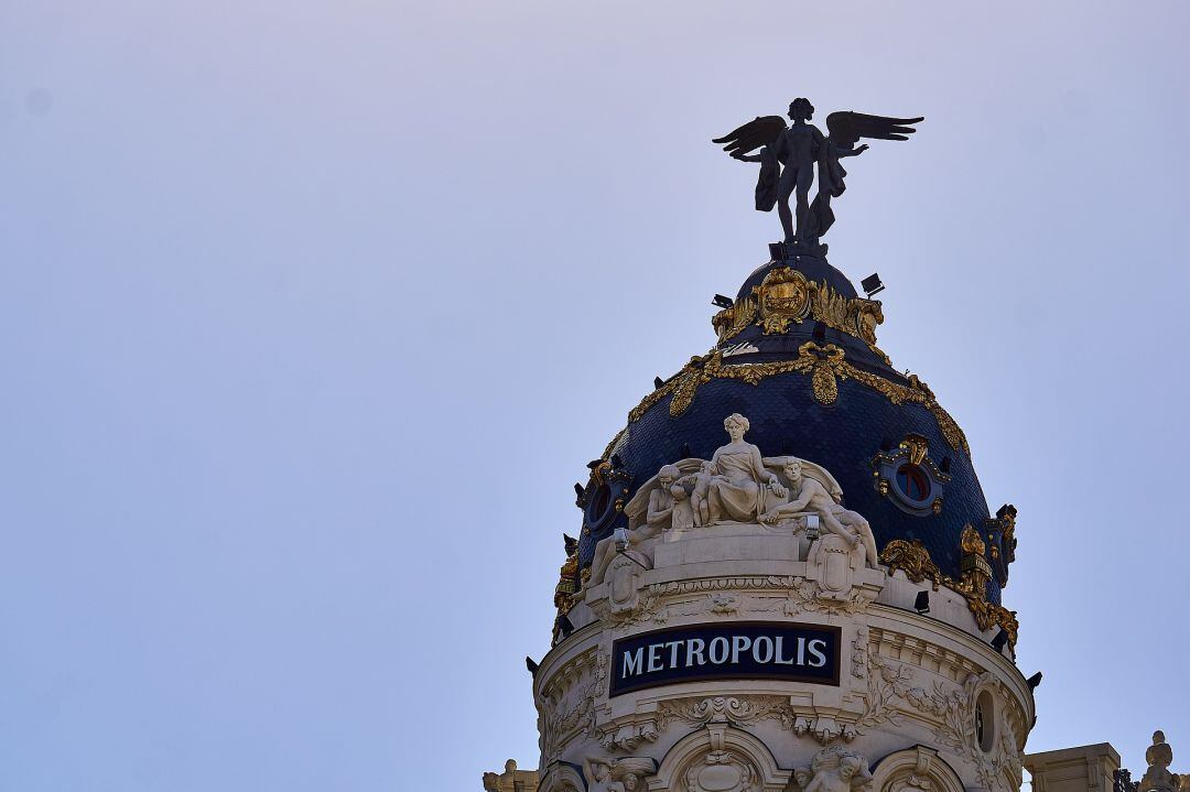 Aprendemos a no distraernos por las luces navideñas y nos fijamos en historias misteriosas dignas de observar