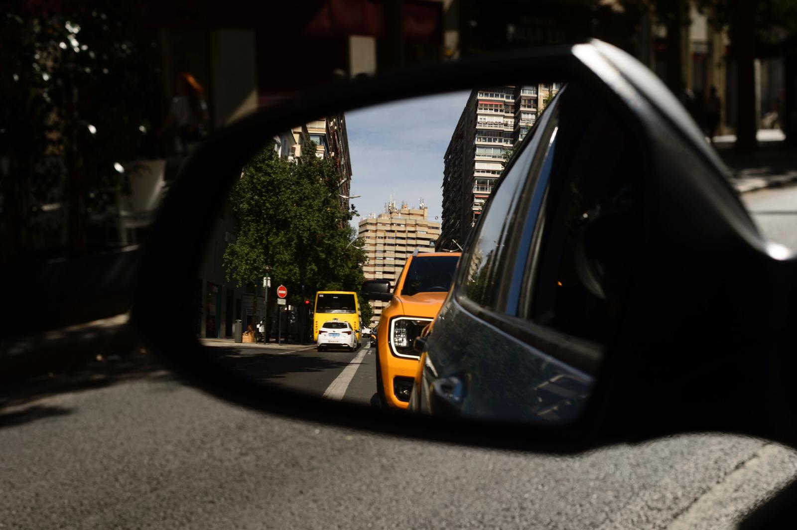 La Gran Vía de Murcia, escenario habitual de atascos y prisas, captada por Pepe Jara desde el interior de su coche. Pepe Jara.