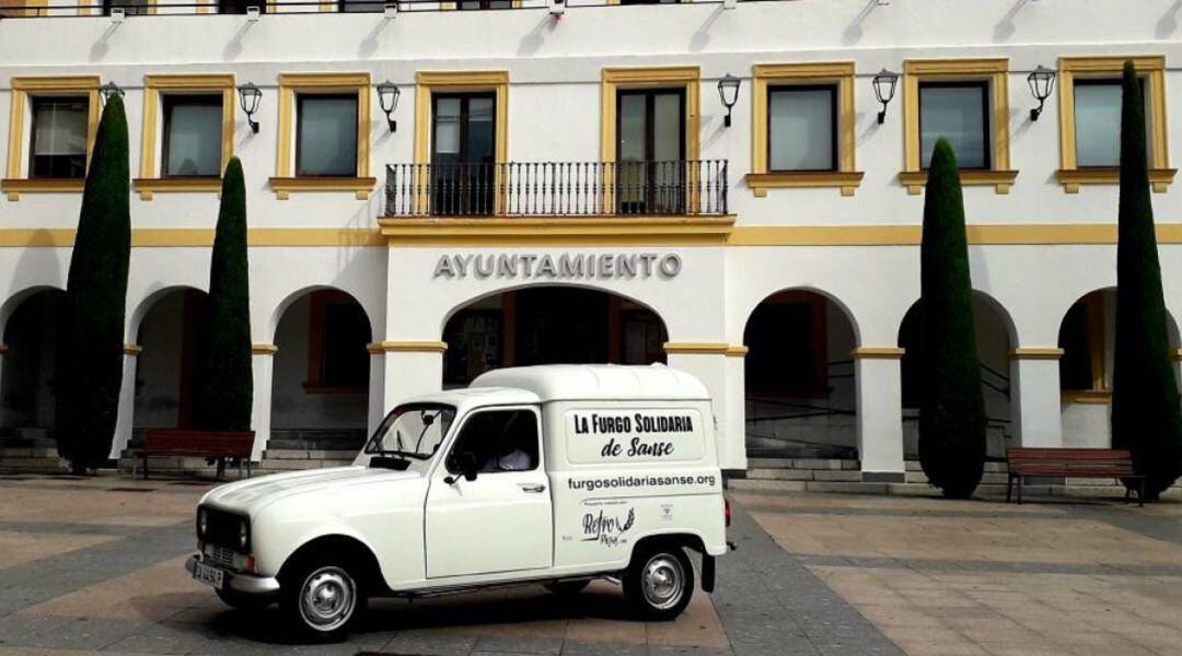 La Furgo Solidaria de Sanse ha repartido 35.000 kilos de alimentos para las familias con más necesidades  