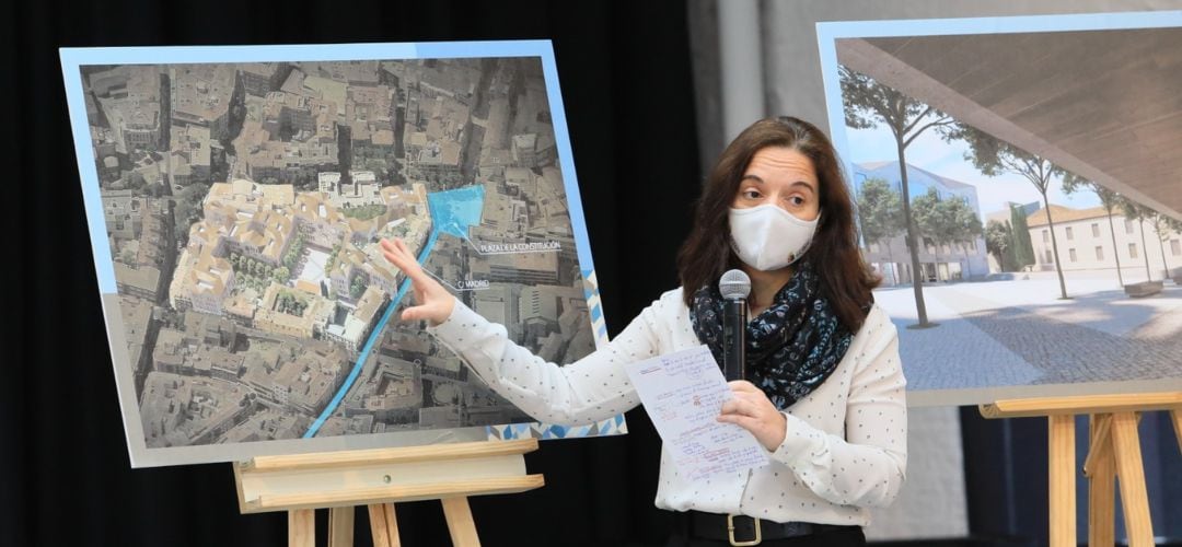 La alcaldesa de Getafe durante la presentación del proyecto de remodelación de la zona centro de la ciudad. 